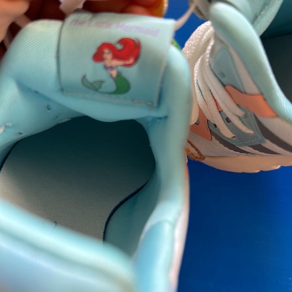 Adidas x Disney Original Flex J sneaker the Little Mermaid - size 5